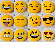 Валики и подушки желтого цвета смайлика Emoji круглые заполнили игрушку плюша